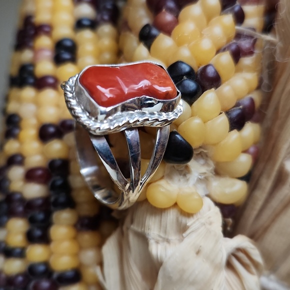 Gorgeous NWOT Native American Navajo Handmade Coral & Sterling Ring ♥️🎁💍 - Picture 2 of 13